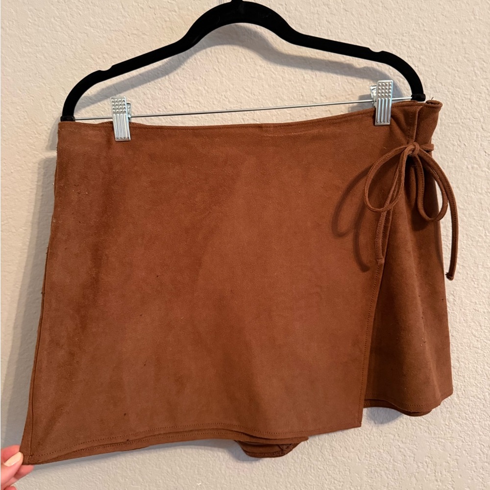 Abercrombie & Fitch Vegan Suede Wrap Skort – Brown – Size L